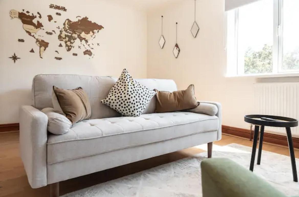 Metropolitan - 2 Bed, Private Parking Apartment, Great Commercial Home From Home Stay! سوثامبتون المظهر الخارجي الصورة